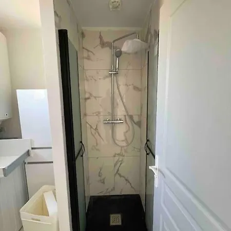 Апартаменты T4 T5 Vue Mer Les Pieds Dans L Eau Avec Clim Et Wifi Fibre Avec 390 Places De Parking Gratuites A Proximite
