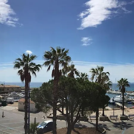 Apartment Seaside Serenity: T4/t5 With Ocean View, A/c, And Fiber Wi-fi