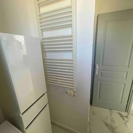 Seaside Serenity: T4/t5 With Ocean View, A/c, And Fiber Wi-fi * Hyeres