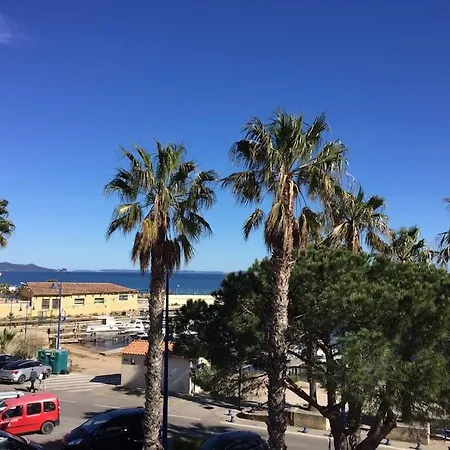 Seaside Serenity: T4/t5 With Ocean View, A/c, And Fiber Wi-fi *