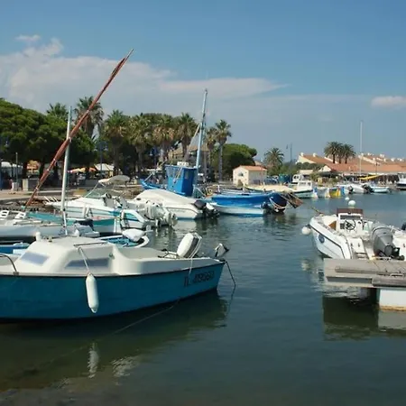 Seaside Serenity: T4/t5 With Ocean View, A/c, And Fiber Wi-fi Apartment Hyeres